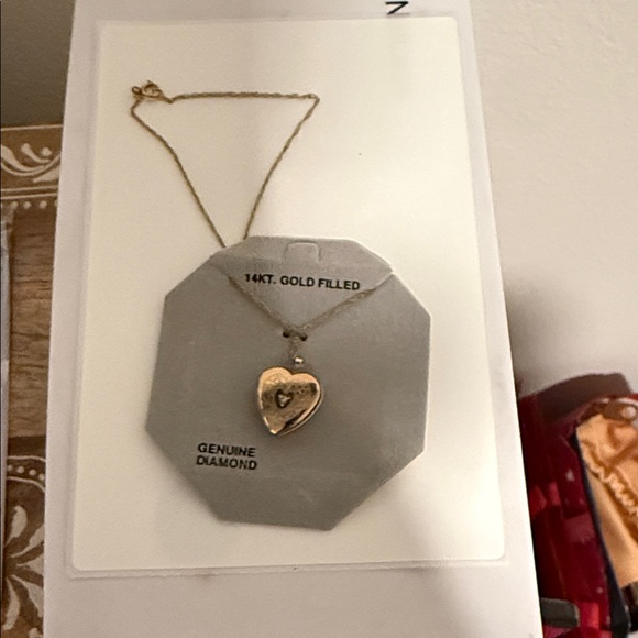 Jewelry - Gold Heart Pendant Necklace